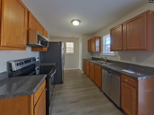 Building Photo - 204 Fox Grove Cir