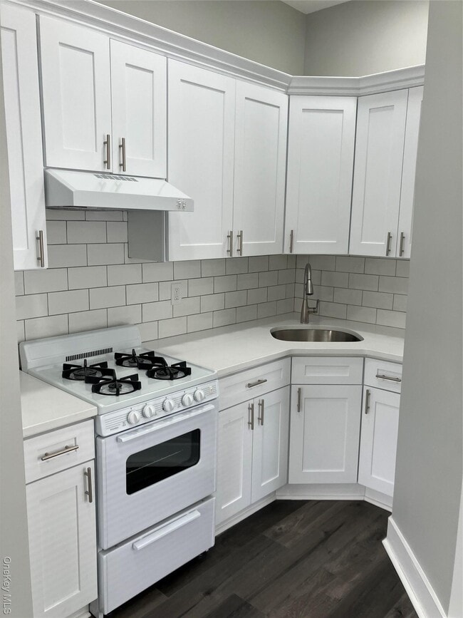 Building Photo - 7 Dewey St