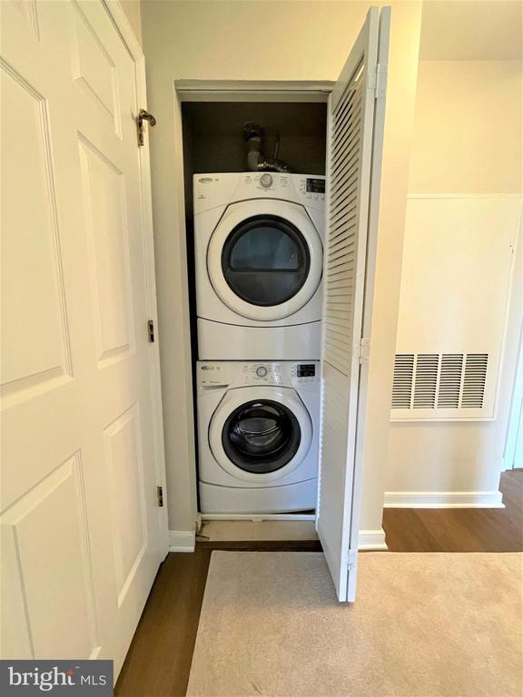 Building Photo - 1641 International Dr