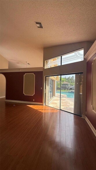 Building Photo - 4424 NW 52nd St