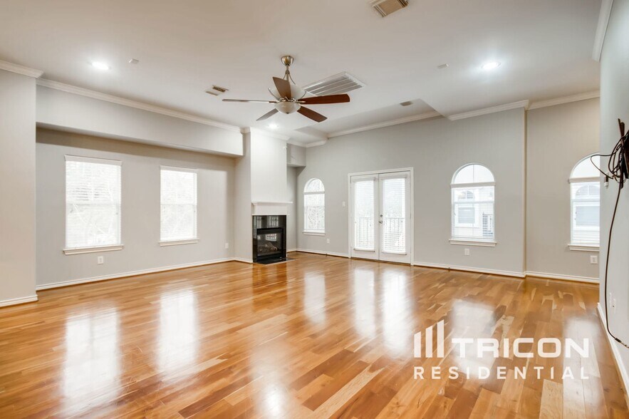 Building Photo - 5407 Kansas St