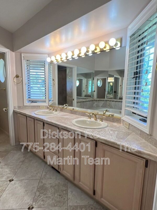 Building Photo - 3245 Marthiam Ave