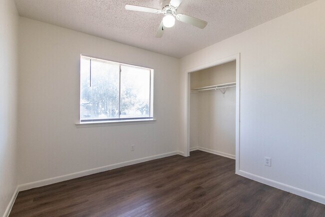 Building Photo - 3920 Redstone Rd