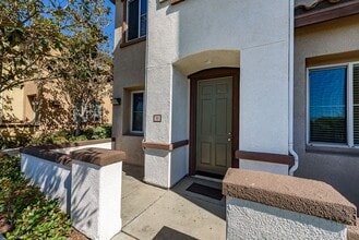 Building Photo - Serenity and Luxury Abound in Eastlake!