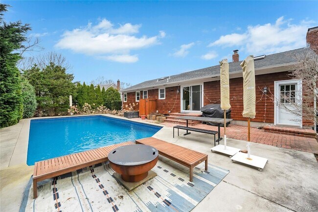 Building Photo - 8 Lovell Rd