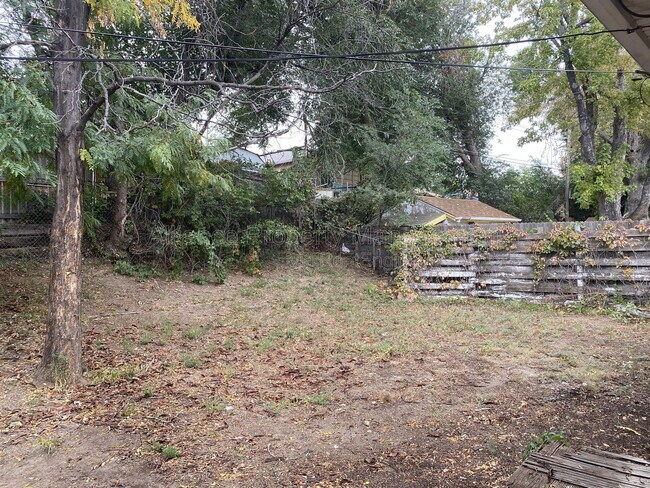 Building Photo - 1509 Evergreen Dr