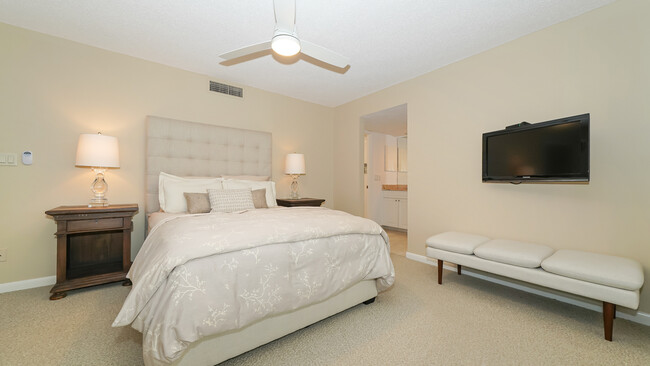 Building Photo - 6019 W Peppertree Way