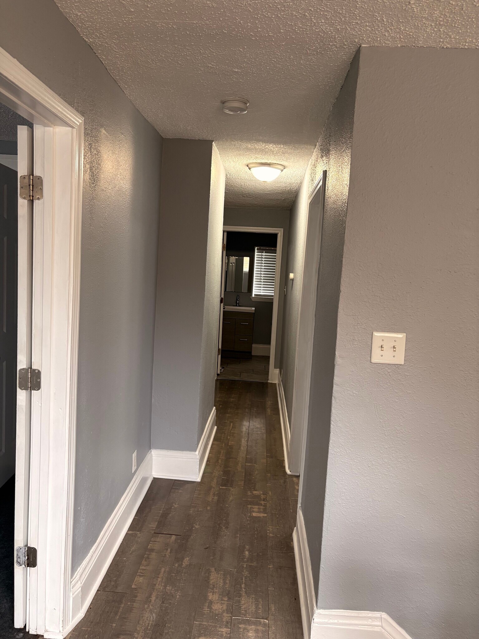 Building Photo - 3723 Sylvan Pl