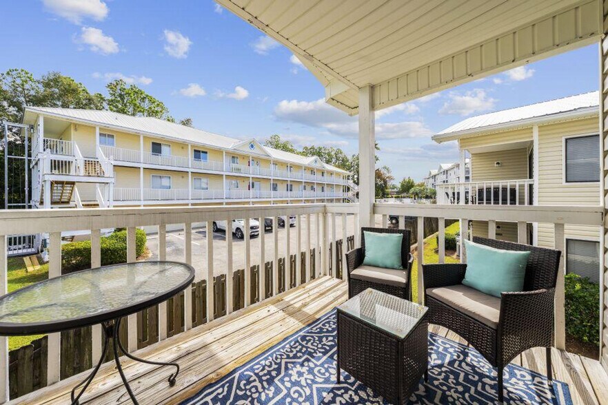 Building Photo - 25925 Canal Rd