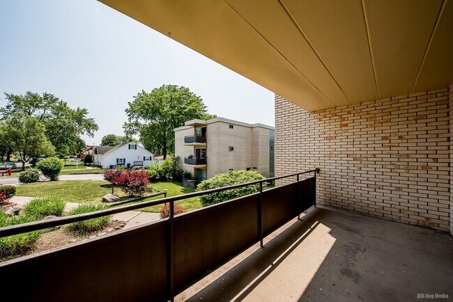 Building Photo - 12550 Fairview Ave