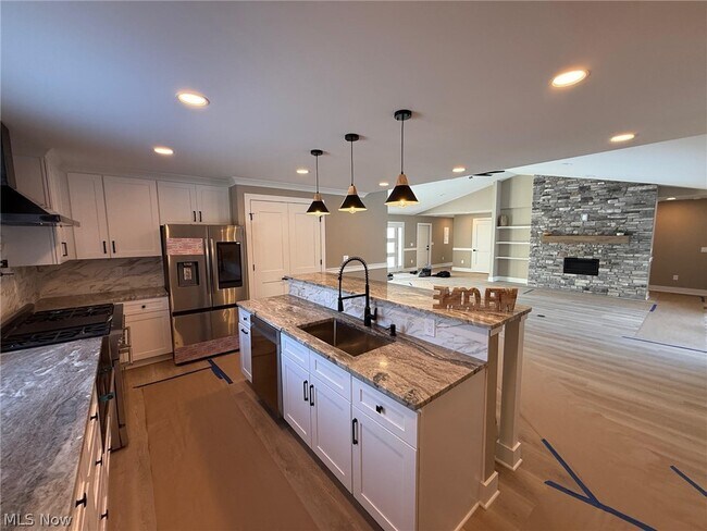 Building Photo - 3940 Ellendale Rd