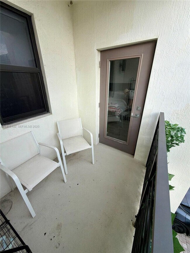 Building Photo - 913 NW 45th Terrace