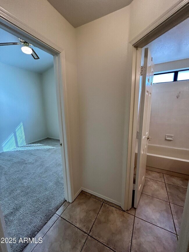 Building Photo - 3809 E Desert Flower Ln