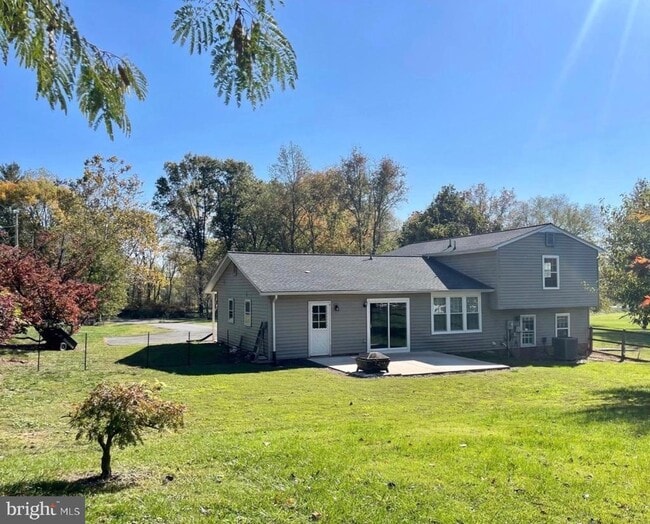 Building Photo - 2504 Little River Rd