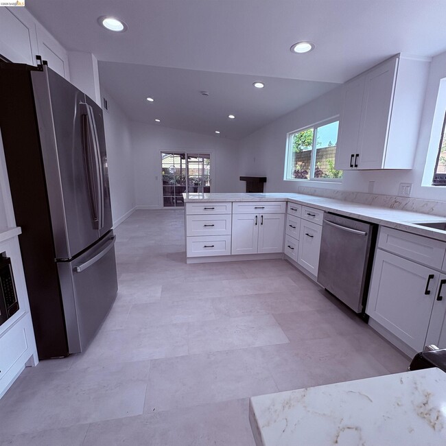 Building Photo - 1101 Hourglass Pl