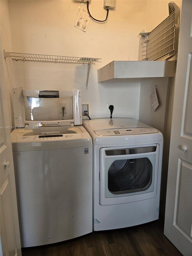 Building Photo - 821 NW 130th Ave