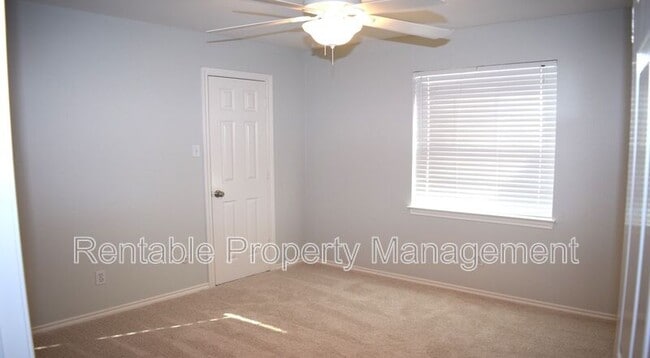 Building Photo - 3600 Ruidoso Dr