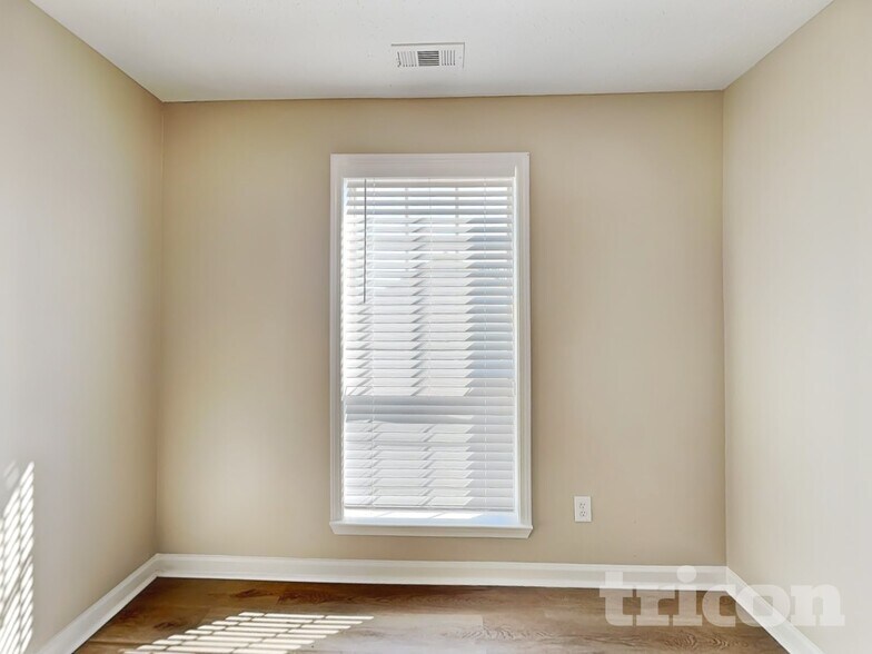 Building Photo - 206 Whistle Way