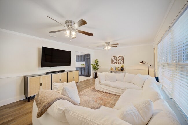 Building Photo - 1024 Juniper Ave