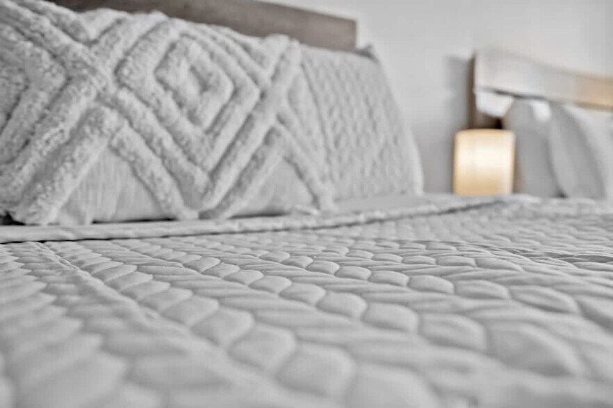 Building Photo - 321 Wilson St