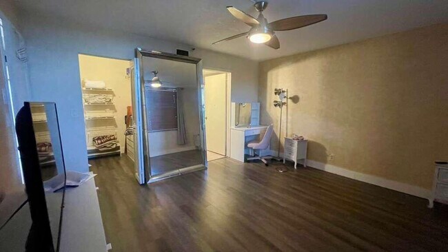 Building Photo - 4570 NW 18th Ave