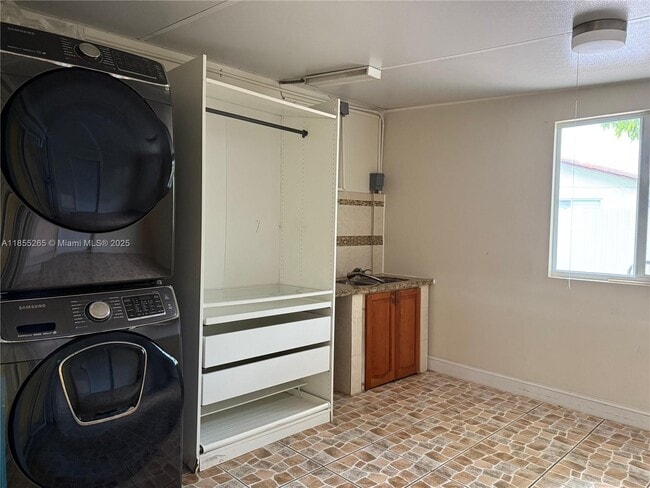 Building Photo - 1715 SW 102nd Ct