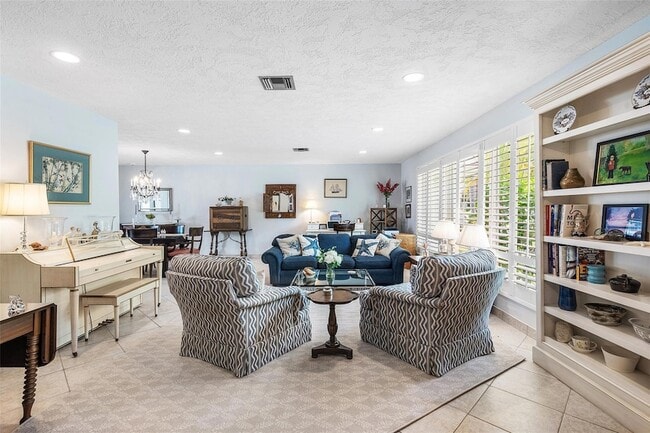 Building Photo - 4510 Bayview Dr