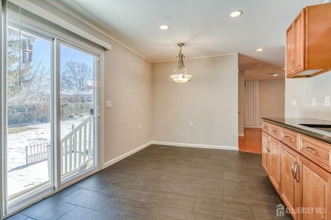 Building Photo - 3 Green Acres Ave