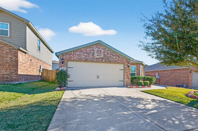 Building Photo - 22615 Harrington Field Dr