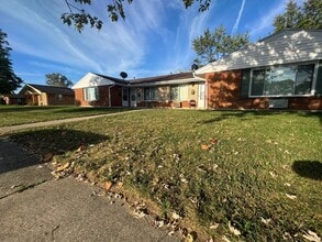 Building Photo - TIKI - 4563-4569 Croftshire Dr.