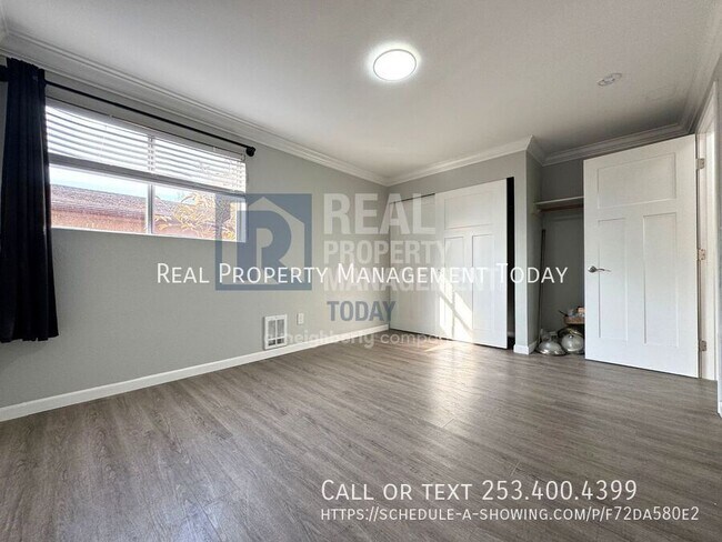 Building Photo - 1111 SW 148th St