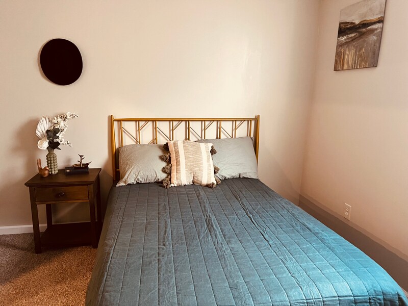 Building Photo - 303 Hill St