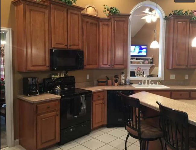 Building Photo - 9300 Grandstand Ct