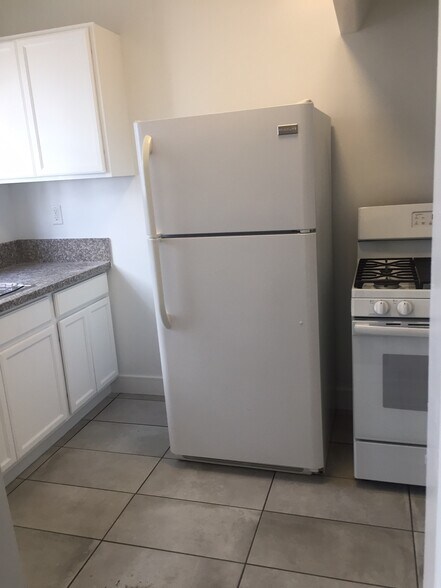 Building Photo - 845 Normandie Ave