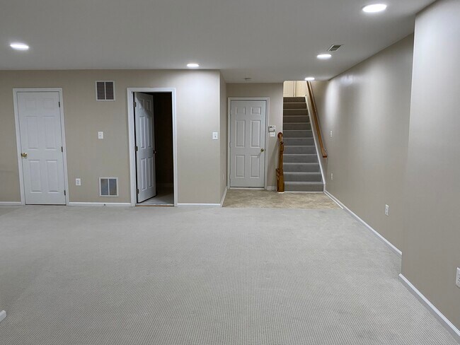 Building Photo - 5708 Governors Pond Cir