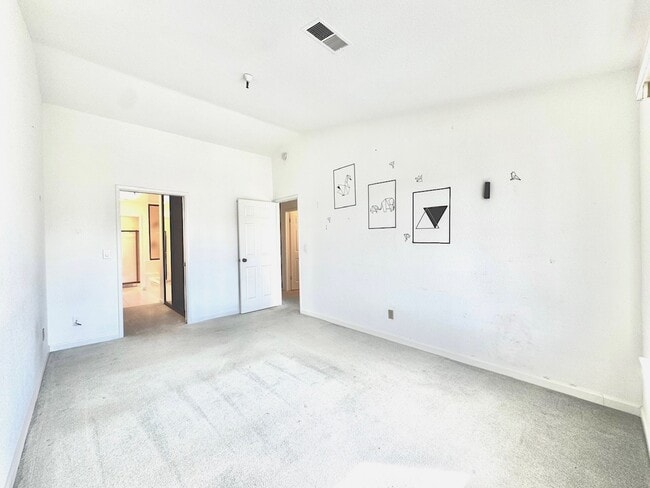 Building Photo - 1400 Carpentier St