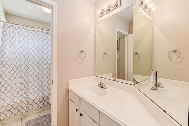 Building Photo - 1138 Jasons Bend Dr