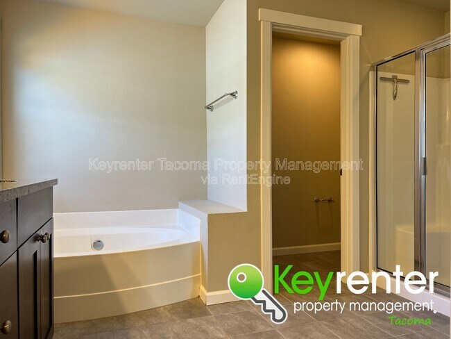 Building Photo - 16128-16181 81 Ave E