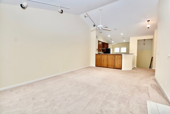 Building Photo - 3073 Kentshire Cir
