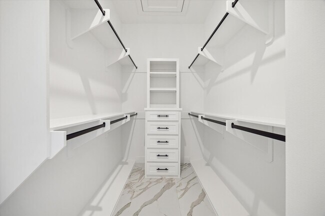 Building Photo - 5819 Mansfield St