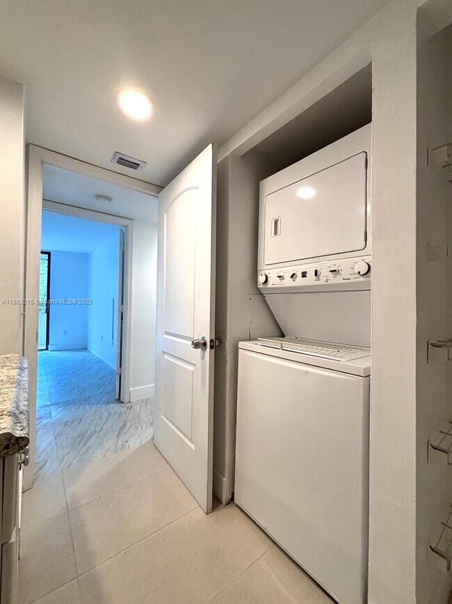 Building Photo - 8275 SW 152nd Ave