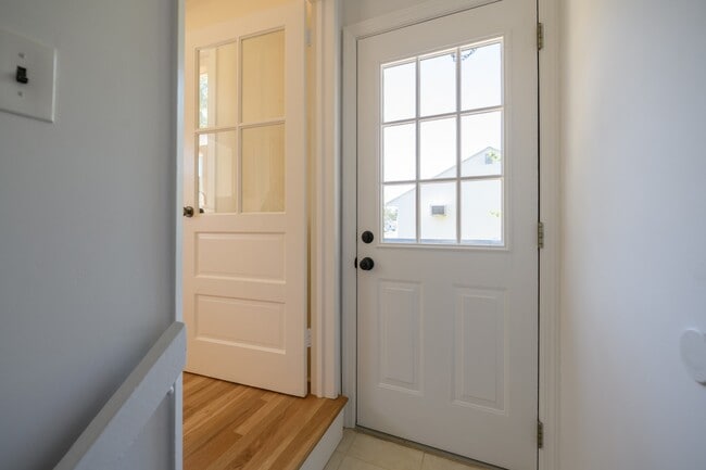 Building Photo - 361 Meadowbrook Ave