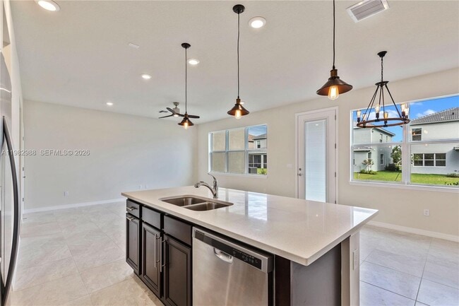 Building Photo - 1455 Silk Oak Dr