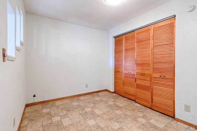 Building Photo - 20 Eucalyptus Rd