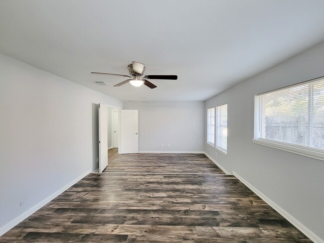 Building Photo - 2024 Stones throw Dr