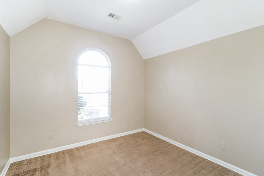 Building Photo - 7091 Ireland Dr