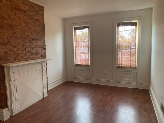Building Photo - 3950-3952 Woolslayer Way