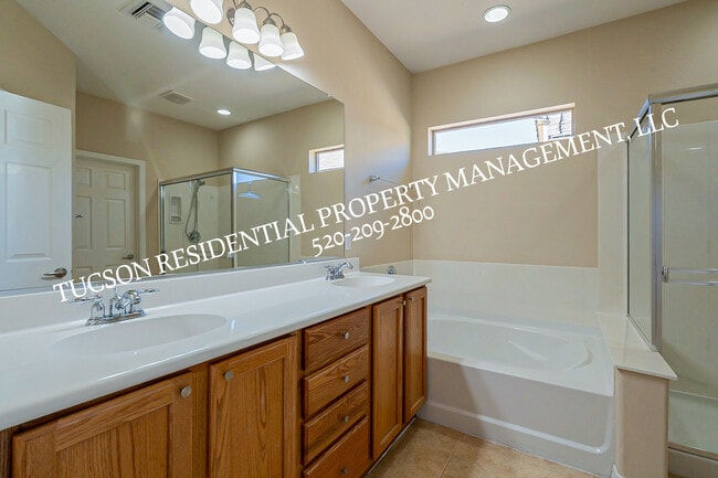 Building Photo - 6070 Wych Elm Pl