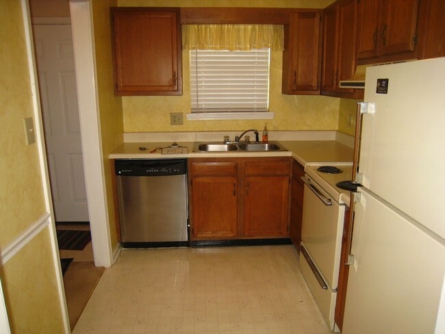 Building Photo - Winfield Chase Apartments