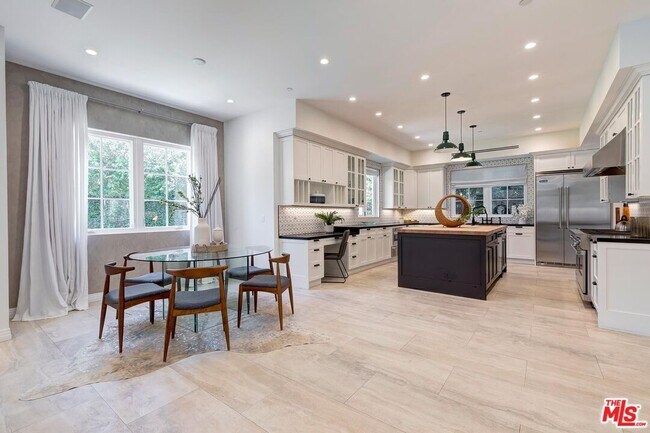 Building Photo - 9767 Monte Mar Dr